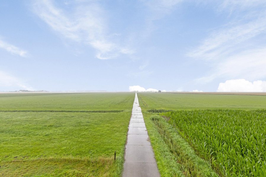 Akkerbouwbedrijf in Lauwerzijl